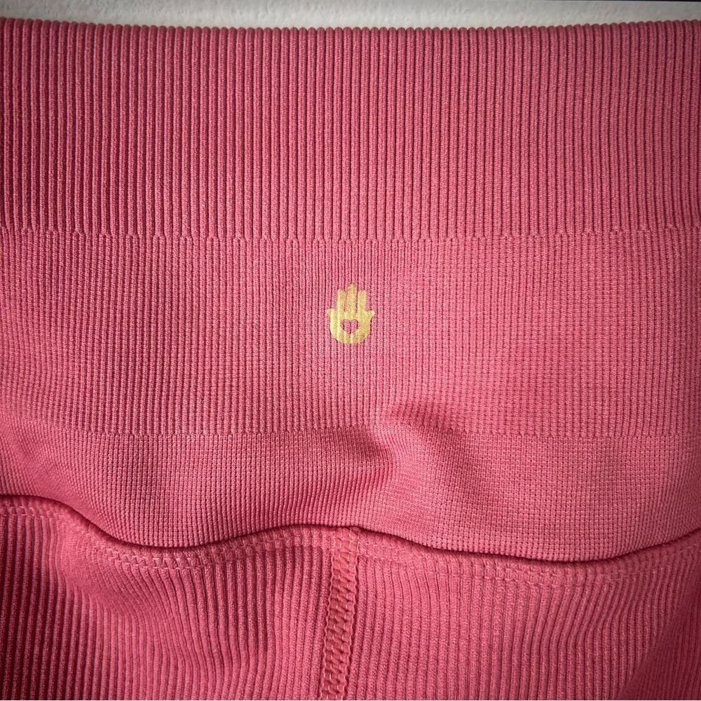 Spiritual Gangster Seamless Ruffle hem biker shorts in dusty rose size: XS/S - Picture 6 of 8